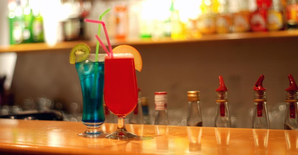 Blue Crane Hotel Apts Лимасол Экстерьер фото