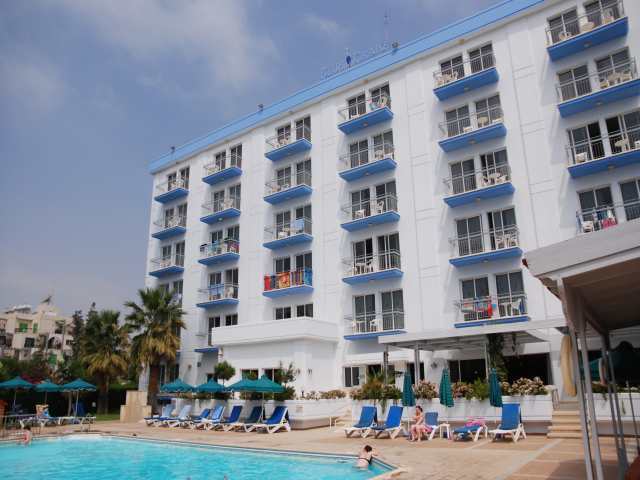 Blue Crane Hotel Apts Лимасол Экстерьер фото